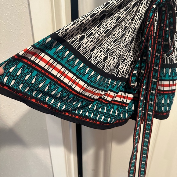 Max Studio Black and White Geometric Midi Wrap Dress - Picture 6 of 6